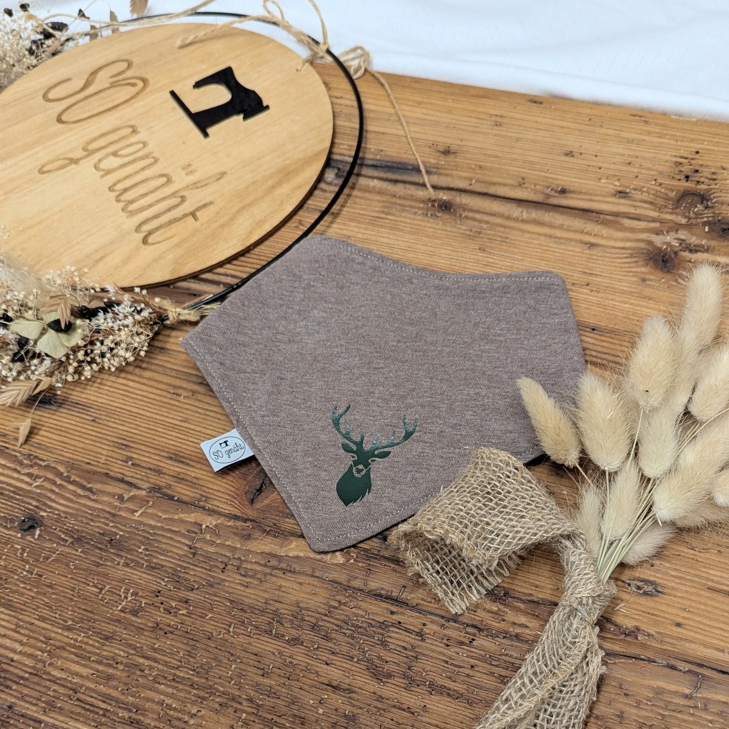 Wendehalstuch Tracht
