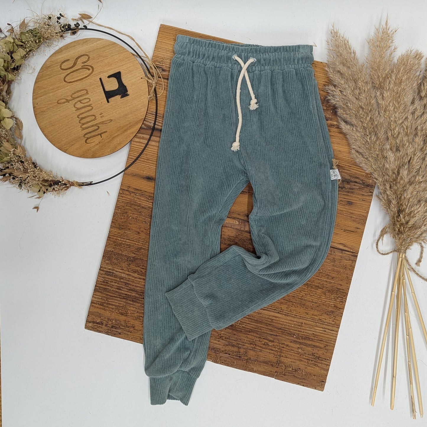 Hoodie & Cordhose, Gr. 122